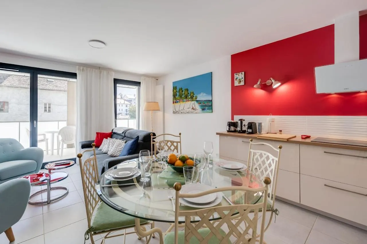 Casa vacanze Emergence - Apartment 1 Bedroom 2-4 Pers Garage And Terrace Annecy